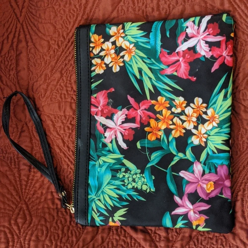 Tommy Bahama Tropical Floral Water Resistant Nylon Bag - Picture 2 of 3